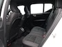 Volvo XC40 2.0 B4 Plus Black Edition / Stoel- + stuurwielverwarming / Elektr. stoelverstelling / Harman Kardon Audio / Nubuck / Achteruitrijcamera / 20" / Pilot Assist / BLIS