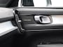 Volvo XC40 2.0 B4 Plus Black Edition / Stoel- + stuurwielverwarming / Elektr. stoelverstelling / Harman Kardon Audio / Nubuck / Achteruitrijcamera / 20" / Pilot Assist / BLIS