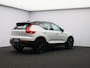 Volvo XC40 2.0 B4 Plus Black Edition / Stoel- + stuurwielverwarming / Elektr. stoelverstelling / Harman Kardon Audio / Nubuck / Achteruitrijcamera / 20" / Pilot Assist / BLIS