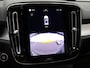 Volvo XC40 2.0 B4 Plus Black Edition / Stoel- + stuurwielverwarming / Elektr. stoelverstelling / Harman Kardon Audio / Nubuck / Achteruitrijcamera / 20" / Pilot Assist / BLIS