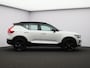 Volvo XC40 2.0 B4 Plus Black Edition / Stoel- + stuurwielverwarming / Elektr. stoelverstelling / Harman Kardon Audio / Nubuck / Achteruitrijcamera / 20" / Pilot Assist / BLIS