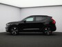 Volvo XC40 2.0 B4 Plus Dark / Pano. dak / Elektr. stoelverstelling / Stoel- + stuurwielverwarming / Harmand Kardon Audio / 19" / BLIS