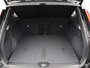 Volvo XC40 2.0 B4 Plus Dark / Pano. dak / Elektr. stoelverstelling / Stoel- + stuurwielverwarming / Harmand Kardon Audio / 19" / BLIS
