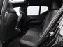 Volvo XC40 2.0 B4 Plus Dark / Pano. dak / Elektr. stoelverstelling / Stoel- + stuurwielverwarming / Harmand Kardon Audio / 19" / BLIS