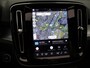Volvo XC40 2.0 B4 Plus Dark / Pano. dak / Elektr. stoelverstelling / Stoel- + stuurwielverwarming / Harmand Kardon Audio / 19" / BLIS