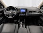 Mitsubishi Outlander 2.0 PHEV instyle+ Navigatie Climate Control Panoramadak Parkeerhulp Stoelverwarming Adaptieve Cruise Control Licht metalen velgen