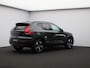 Volvo XC40 2.0 B4 Plus Dark / Pano. dak / Elektr. stoelverstelling / Stoel- + stuurwielverwarming / Harman Kardon Audio / BLIS