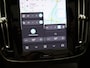 Volvo XC40 2.0 B4 Plus Dark / Pano. dak / Elektr. stoelverstelling / Stoel- + stuurwielverwarming / Harman Kardon Audio / BLIS