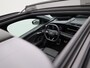 Audi Q6 e-tron edition quattro 100 kWh 388 PK | Adaptive cruise control | Glazen panoramadak | Dodehoekdetectie | Bang & Olufsen | RS Carbon Styling Pack | Geheugen best.stoel | Stuurverwarming | MMI-bijrijdersscherm | Head-up display | Trekhaak |