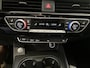 Audi A4 Avant 40 TFSI Sport S line black edition / Panoramisch Schuif/Kantel dak / S-Line Interieur / Navigatie / Camera / Keyless Entry & Go / Wegklapbare trekhaak / DAB / Elektrische Achterklep / Dual Zone Climate Control / Cruise Control /