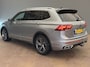 Volkswagen Tiguan Allspace 1.5 TSI 150 pk DSG R-Line Business 7pers. | Wegklapbare Trekhaak | Achteruitrijcamera | Apple Carplay |