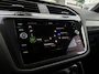 Volkswagen Tiguan Allspace 1.5 TSI 150 pk DSG R-Line Business 7pers. | Wegklapbare Trekhaak | Achteruitrijcamera | Apple Carplay |