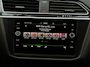 Volkswagen Tiguan Allspace 1.5 TSI 150 pk DSG R-Line Business 7pers. | Wegklapbare Trekhaak | Achteruitrijcamera | Apple Carplay |