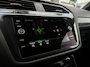 Volkswagen Tiguan Allspace 1.5 TSI 150 pk DSG R-Line Business 7pers. | Wegklapbare Trekhaak | Achteruitrijcamera | Apple Carplay |