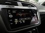 Volkswagen Tiguan Allspace 1.5 TSI 150 pk DSG R-Line Business 7pers. | Wegklapbare Trekhaak | Achteruitrijcamera | Apple Carplay |