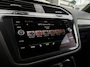 Volkswagen Tiguan Allspace 1.5 TSI 150 pk DSG R-Line Business 7pers. | Wegklapbare Trekhaak | Achteruitrijcamera | Apple Carplay |