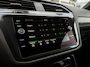 Volkswagen Tiguan Allspace 1.5 TSI 150 pk DSG R-Line Business 7pers. | Wegklapbare Trekhaak | Achteruitrijcamera | Apple Carplay |
