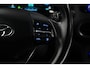 Hyundai Kona Electric EV Premium 64 kWh | Achteruitrijcamera | Airco (automatisch) | Bagagedek