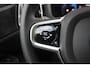 Volvo V60 T8 Plug-in hybrid AWD Ultra Dark | Adaptive Cruise & Pilot Assist | Panoramadak | Trekhaak | 360 graden camera | Head-up display | Premium audio by Harman Kardon | Verwarmbare voorstoelen en achterbank | Keyless