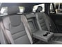 Volvo V60 T8 Plug-in hybrid AWD Ultra Dark | Adaptive Cruise & Pilot Assist | Panoramadak | Trekhaak | 360 graden camera | Head-up display | Premium audio by Harman Kardon | Verwarmbare voorstoelen en achterbank | Keyless