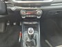 Kia Stonic 1.0 T-GDi MHEV DynamicPlusLine | Cruise Control | Climate Control | Camera | Navigatie | Parkeersensoren | Trekhaak | Zwart Dak |