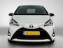 Toyota Yaris 1.5 Hybrid Executive Bi-Tone | Dealer onderhouden | Panoramadak | Navigatie | Climate Control | Elektrisch verstel/inklapbare spiegels | Elektrische ramen voor+achter | Cruise Control |