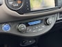 Toyota Yaris 1.5 Hybrid Dynamic Bi-Tone | Rijklaar | All Season Banden | Cruise Control |