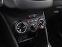 Peugeot 208 1.2 PureTech Signature (APPLE CARPLAY, LOGISCH NAP, NAVIGATIE, GETINT GLAS, SPORTSTOELEN, PARKEERSENSOREN, LM VELGEN, CRUISE, NIEUWSTAAT)