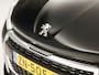 Peugeot 208 1.2 PureTech Signature (APPLE CARPLAY, LOGISCH NAP, NAVIGATIE, GETINT GLAS, SPORTSTOELEN, PARKEERSENSOREN, LM VELGEN, CRUISE, NIEUWSTAAT)