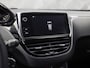 Peugeot 208 1.2 PureTech Signature (APPLE CARPLAY, LOGISCH NAP, NAVIGATIE, GETINT GLAS, SPORTSTOELEN, PARKEERSENSOREN, LM VELGEN, CRUISE, NIEUWSTAAT)