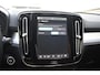 Volvo XC40 B4 211PK Automaat Plus Dark / Adaptive Cruise control / Harman Kardon / Elektrisch verstelbare stoelen met geheugen / Stoel- en stuurverwarming / Elektrisch panorama schuifdak / Extra getint glas