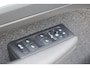 Volvo XC40 B4 211PK Automaat Plus Dark / Adaptive Cruise control / Harman Kardon / Elektrisch verstelbare stoelen met geheugen / Stoel- en stuurverwarming / Elektrisch panorama schuifdak / Extra getint glas