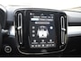 Volvo XC40 B4 211PK Automaat Plus Dark / Adaptive Cruise control / Harman Kardon / Elektrisch verstelbare stoelen met geheugen / Stoel- en stuurverwarming / Elektrisch panorama schuifdak / Extra getint glas