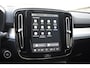 Volvo XC40 B4 211PK Automaat Plus Dark / Adaptive Cruise control / Harman Kardon / Elektrisch verstelbare stoelen met geheugen / Stoel- en stuurverwarming / Elektrisch panorama schuifdak / Extra getint glas