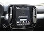 Volvo XC40 B4 211PK Automaat Plus Dark / Adaptive Cruise control / Harman Kardon / Elektrisch verstelbare stoelen met geheugen / Stoel- en stuurverwarming / Elektrisch panorama schuifdak / Extra getint glas
