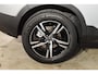 Volvo XC40 B4 211PK Automaat Plus Dark / Adaptive Cruise control / Harman Kardon / Elektrisch verstelbare stoelen met geheugen / Stoel- en stuurverwarming / Elektrisch panorama schuifdak / Extra getint glas