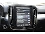 Volvo XC40 B4 211PK Automaat Plus Dark / Adaptive Cruise control / Harman Kardon / Elektrisch verstelbare stoelen met geheugen / Stoel- en stuurverwarming / Elektrisch panorama schuifdak / Extra getint glas
