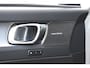 Volvo XC40 B4 211PK Automaat Plus Dark / Adaptive Cruise control / Harman Kardon / Elektrisch verstelbare stoelen met geheugen / Stoel- en stuurverwarming / Elektrisch panorama schuifdak / Extra getint glas