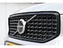 Volvo XC40 B4 211PK Automaat Plus Dark / Adaptive Cruise control / Harman Kardon / Elektrisch verstelbare stoelen met geheugen / Stoel- en stuurverwarming / Elektrisch panorama schuifdak / Extra getint glas