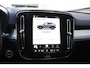 Volvo XC40 B4 211PK Automaat Plus Dark / Adaptive Cruise control / Harman Kardon / Elektrisch verstelbare stoelen met geheugen / Stoel- en stuurverwarming / Elektrisch panorama schuifdak / Extra getint glas