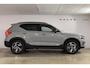 Volvo XC40 B4 211PK Automaat Plus Dark / Adaptive Cruise control / Harman Kardon / Elektrisch verstelbare stoelen met geheugen / Stoel- en stuurverwarming / Elektrisch panorama schuifdak / Extra getint glas