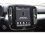 Volvo XC40 B4 211PK Automaat Plus Dark / Adaptive Cruise control / Harman Kardon / Elektrisch verstelbare stoelen met geheugen / Stoel- en stuurverwarming / Elektrisch panorama schuifdak / Extra getint glas