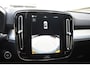 Volvo XC40 B4 211PK Automaat Plus Dark / Adaptive Cruise control / Harman Kardon / Elektrisch verstelbare stoelen met geheugen / Stoel- en stuurverwarming / Elektrisch panorama schuifdak / Extra getint glas