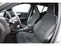 Volvo XC40 B4 211PK Automaat Plus Dark / Adaptive Cruise control / Harman Kardon / Elektrisch verstelbare stoelen met geheugen / Stoel- en stuurverwarming / Elektrisch panorama schuifdak / Extra getint glas