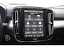 Volvo XC40 B4 211PK Automaat Plus Dark / Adaptive Cruise control / Harman Kardon / Elektrisch verstelbare stoelen met geheugen / Stoel- en stuurverwarming / Elektrisch panorama schuifdak / Extra getint glas