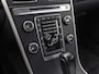Volvo XC60 2.0 T5 Kinetic 241Pk Automaat (NAVIGATIE, CLIMATE, PARKEERSENSOREN, TREKHAAK, SPORTSTOELEN, CRUISE, NIEUWE APK, NIEUWSTAAT)