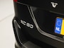 Volvo XC60 2.0 T5 Kinetic 241Pk Automaat (NAVIGATIE, CLIMATE, PARKEERSENSOREN, TREKHAAK, SPORTSTOELEN, CRUISE, NIEUWE APK, NIEUWSTAAT)