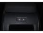 Volvo XC60 T6 Recharge AWD Ultra Dark - Luchtvering - Panorama/schuifdak - IntelliSafe Assist & Surround - 360º Camera - Harman/Kardon audio - Adaptieve LED koplampen - Verwarmde voorstoelen, stuur & achterbank - Parkeersensoren voor & achter - Elektr. bedienb. voorstoelen met geheugen - Head up display - Draadloze tel. lader - Extra getint glas - Inklapbare trekhaak - 20' LMV