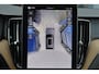 Volvo XC60 T6 Recharge AWD Ultra Dark - Luchtvering - Panorama/schuifdak - IntelliSafe Assist & Surround - 360º Camera - Harman/Kardon audio - Adaptieve LED koplampen - Verwarmde voorstoelen, stuur & achterbank - Parkeersensoren voor & achter - Elektr. bedienb. voorstoelen met geheugen - Head up display - Draadloze tel. lader - Extra getint glas - Inklapbare trekhaak - 20' LMV