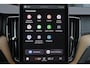 Volvo XC60 T6 Recharge AWD Ultra Dark - Luchtvering - Panorama/schuifdak - IntelliSafe Assist & Surround - 360º Camera - Harman/Kardon audio - Adaptieve LED koplampen - Verwarmde voorstoelen, stuur & achterbank - Parkeersensoren voor & achter - Elektr. bedienb. voorstoelen met geheugen - Head up display - Draadloze tel. lader - Extra getint glas - Inklapbare trekhaak - 20' LMV